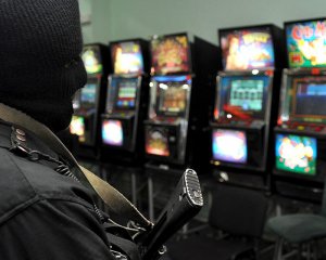 В Кирове перед судом предстанут трое организаторов подпольных казино с доходом свыше 14 млн рублей