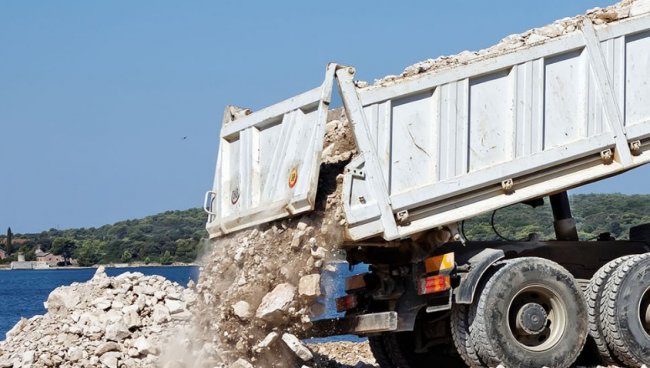 Уборка строительного мусора: почему ее стоит заказать у профессионалов